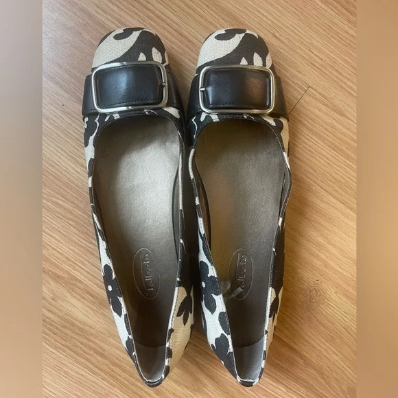 Talbots white and black flats - Picture 2 of 5
